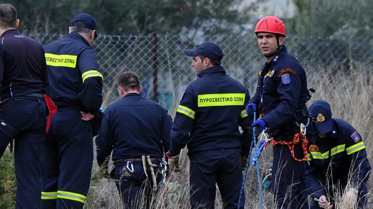 Τρομακτική περιπέτεια για ηλικιωμένη στην αυλή του σπιτιού της – Την «κατάπιε» το έδαφος