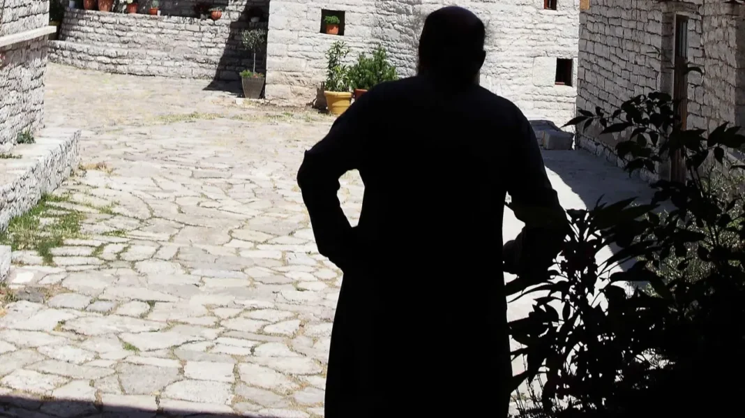 Συναγερμός στο Άγιον Όρος: Εξαφανίστηκε μοναχός