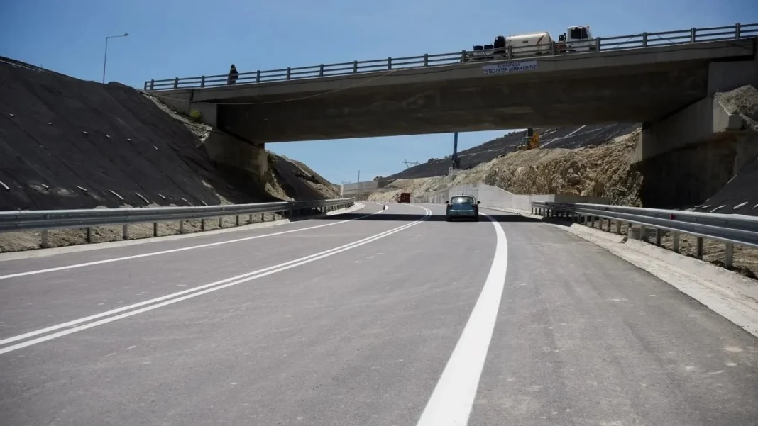 Συνελήφθη μεθυσμένος οδηγός που κινούνταν ανάποδα στην εθνική