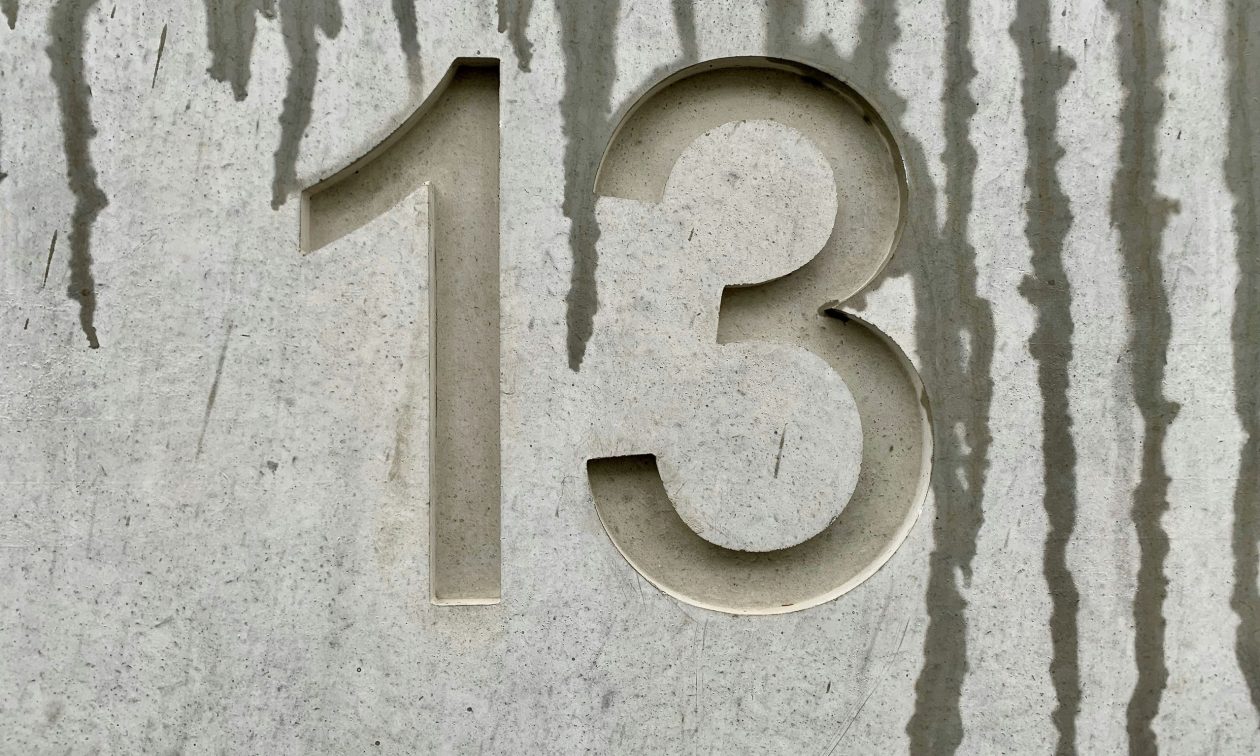 Παρασκευή και 13: Γιατί την θεωρούμε γρουσούζικη μέρα – Πώς δημιουργήθηκε η δεισιδαιμονία