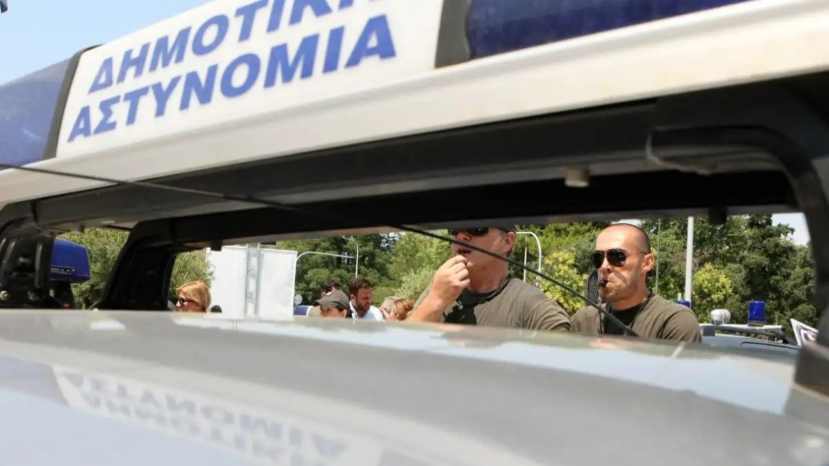 Η απάντηση για το λάθος IBAN στα ροζ χαρτάκια των κλήσεων της Δημοτικής Αστυνομίας – «Η προηγούμενη διοίκηση δεν μερίμνησε»