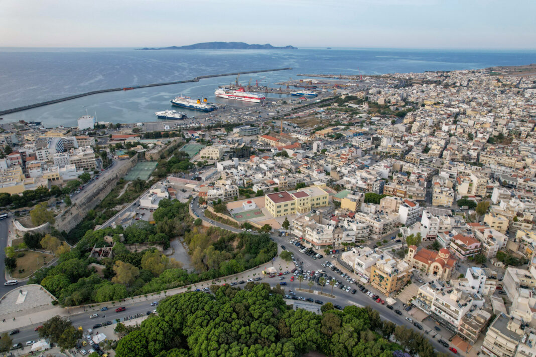 Η δημιουργία υπόγειου σταθμού αυτοκινήτων στην Λ. Δημοκρατίας προτεραιότητα για το Δήμο Ηρακλείου