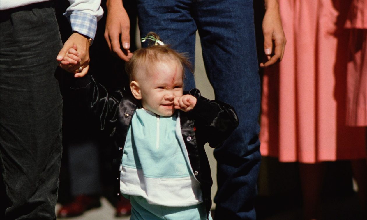 Πραγματικός εφιάλτης: Ένα παιδί έπεσε και κόλλησε σε σωλήνα για 58 ώρες – Πώς σώθηκε