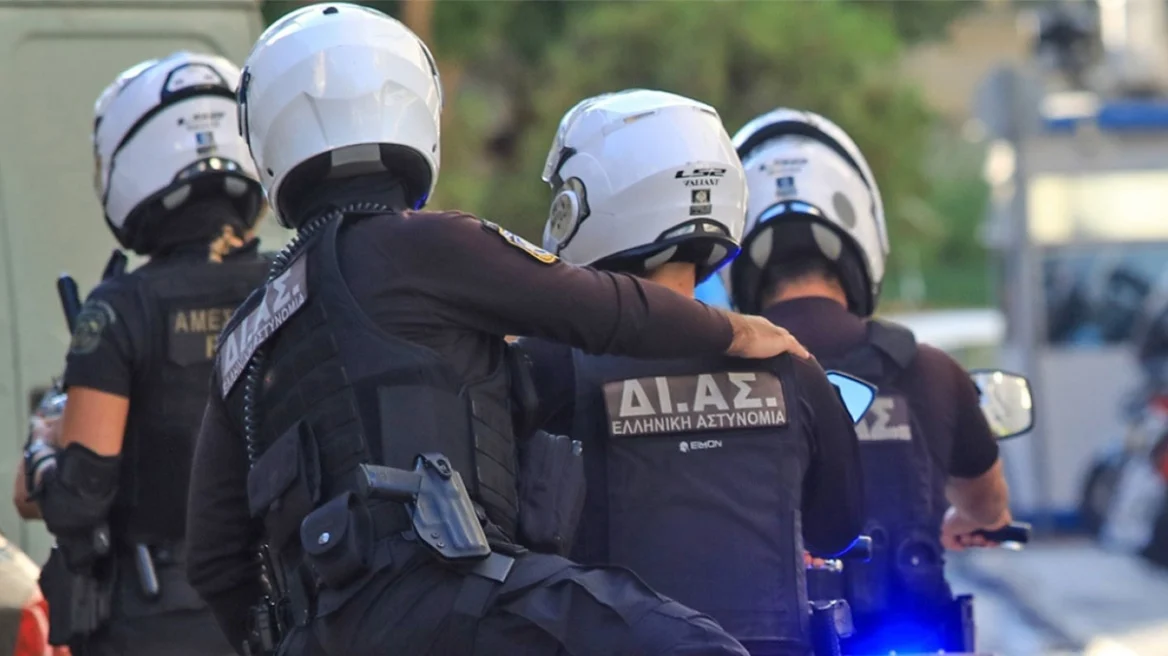 Στη φυλακή 50χρονος που βασάνιζε την μητέρα του – Την χτυπούσε με γροθιές και μπαστούνι στο κεφάλι