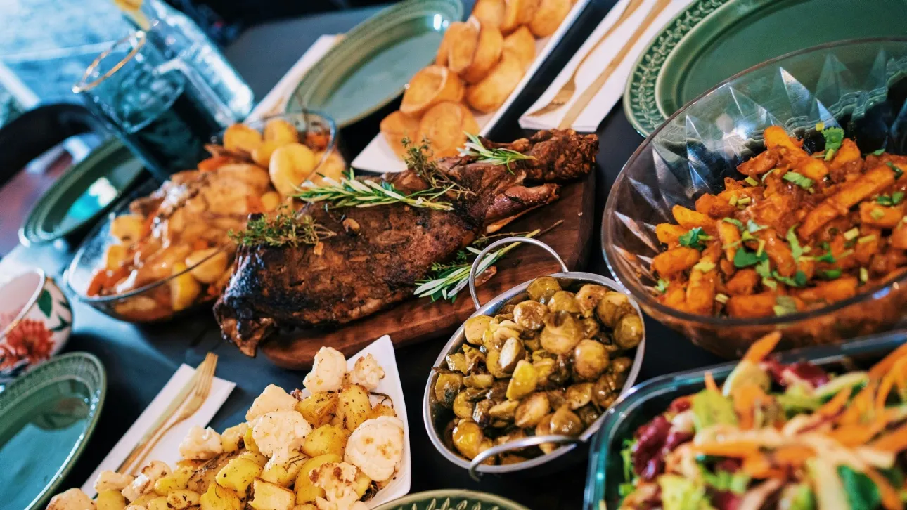 «Καλάθι των Χριστουγέννων»: Τι περιλαμβάνει – Αντίστροφη μέτρηση για το «Καλάθι του Άι Βασίλη»