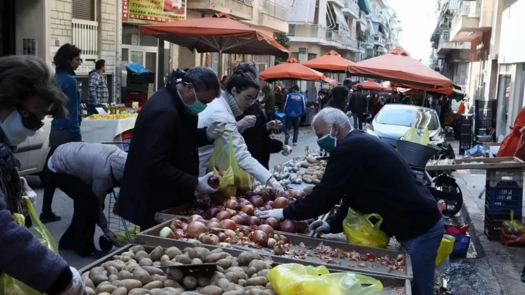 Λαϊκές αγορές: Καταργείται η φορολογική και η ασφαλιστική ενημερότητα για τους πωλητές