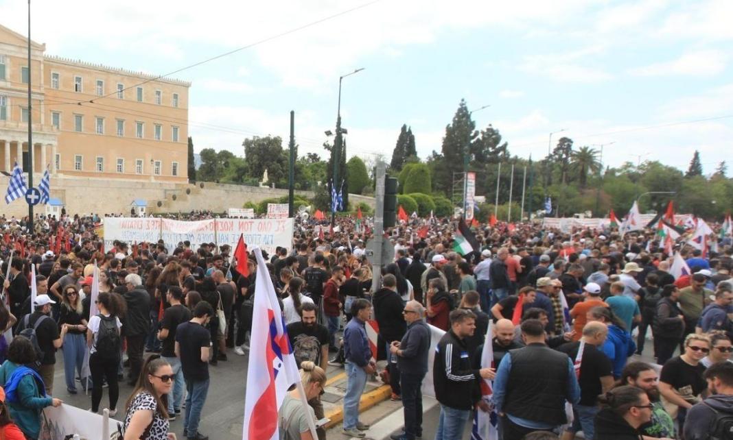 Η ΑΔΕΔΥ ζητά την επαναφορά του 13ου και 14ου μισθού