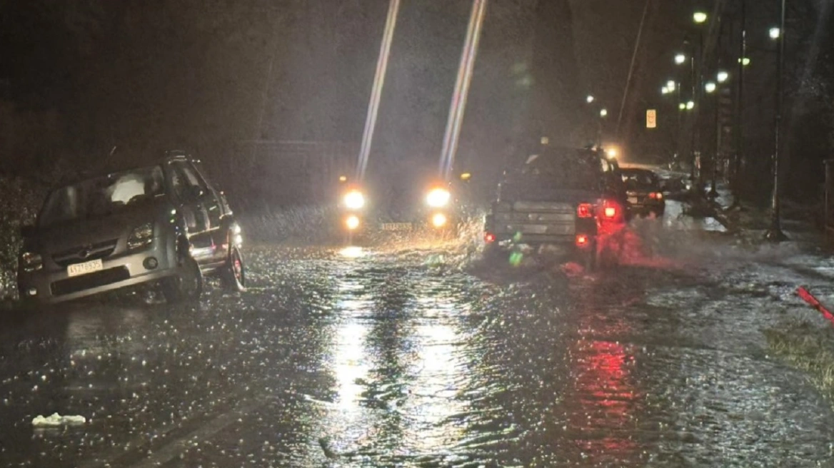 Κακοκαιρία: Δύσκολο βράδυ με πλημμύρες και εγκλωβισμούς σε Αγρίνιο και Πρέβεζα