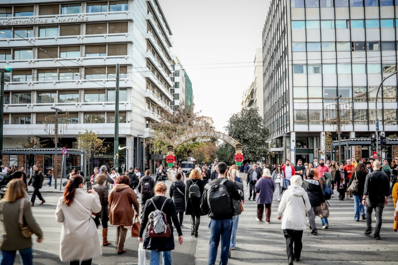 ΕBEΠ: Πώς κινήθηκε η αγοραστική κίνηση την περίοδο των Χριστουγέννων – Τι αναζήτησαν οι καταναλωτές