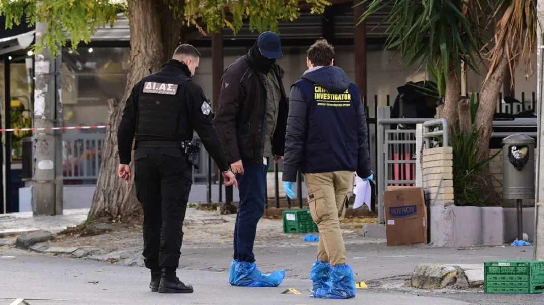 Γλυφάδα: Οι πυροβολισμοί με τους νεκρούς είναι ξεκαθάρισμα λογαριασμών – «Δεν υπολόγιζαν πού έπεφταν οι σφαίρες»