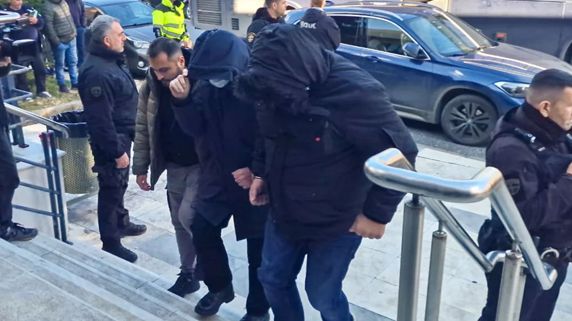 Χαλκιδική: Ελεύθερος ο προϊστάμενος της πολεοδομίας – «Γεμάτη αυθαίρετες κρίσεις η δικογραφία» λέει ο συνήγορός του