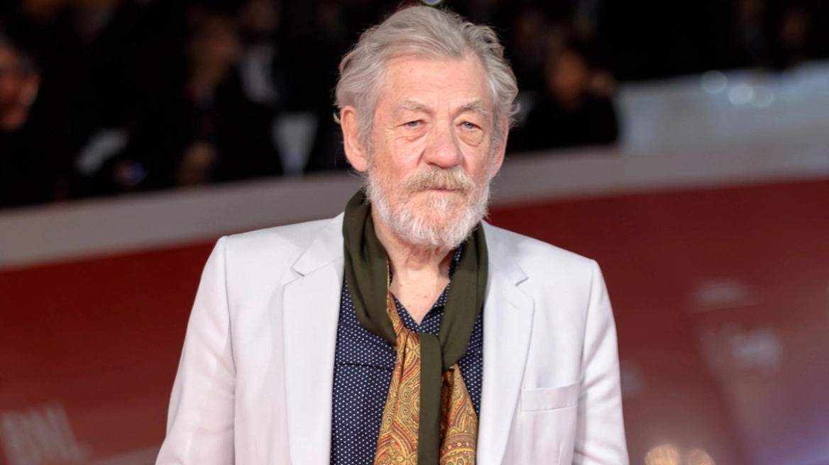 Ίαν ΜακΚέλεν: Επέστρεψε στη σκηνή 6 μήνες μετά το ατύχημά του