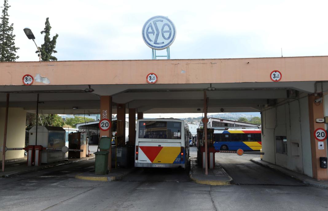 Οδηγός του ΟΑΣΘ βρήκε και παρέδωσε τσάντα με 2.500 ευρώ: «Έπραξα το αυτονόητο»