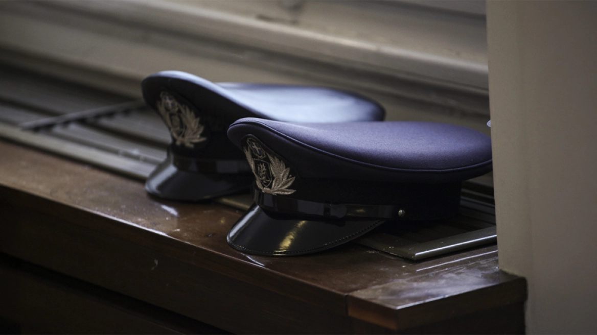 Ο αστυνομικός της Βουλής ζητά συμπληρωματική εξέταση της συζύγου – «Να μας πει ποιες ψυχικές ασθένειες είχαν διαγνωσθεί στην ίδια»