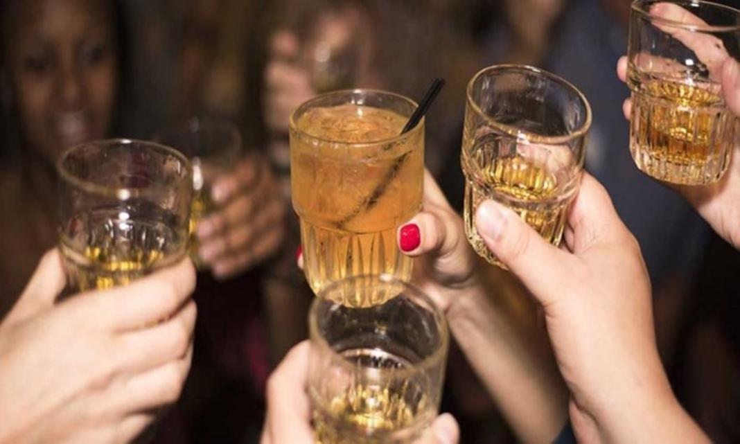Συνελήφθη υπεύθυνος επιχείρησης στα Ιωάννινα που πούλησε αλκοόλ σε ανήλικους μαθητές