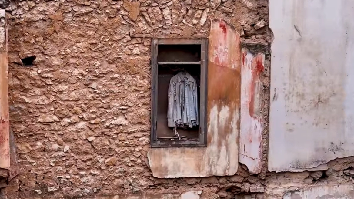 Πειραιάς: Η ιστορία πίσω από το «στοιχειωμένο πουκάμισο»