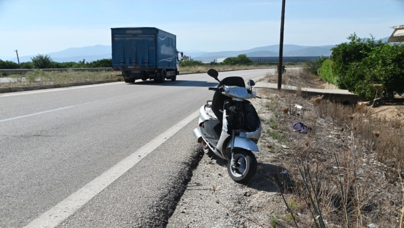 Φορτηγατζής έγραψε επικό μήνυμα στην πινακίδα του οχήματος: «Να κρατάτε αποστάσεις, όπως με την πεθερά σας»