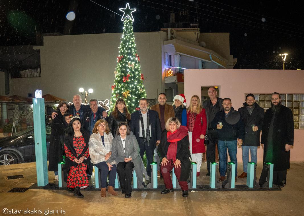 Τα γιορτινά του “φόρεσε” το Καστέλλι- Φωταγώγηση του χριστουγεννιάτικου δέντρου και πλούσιες εκδηλώσεις