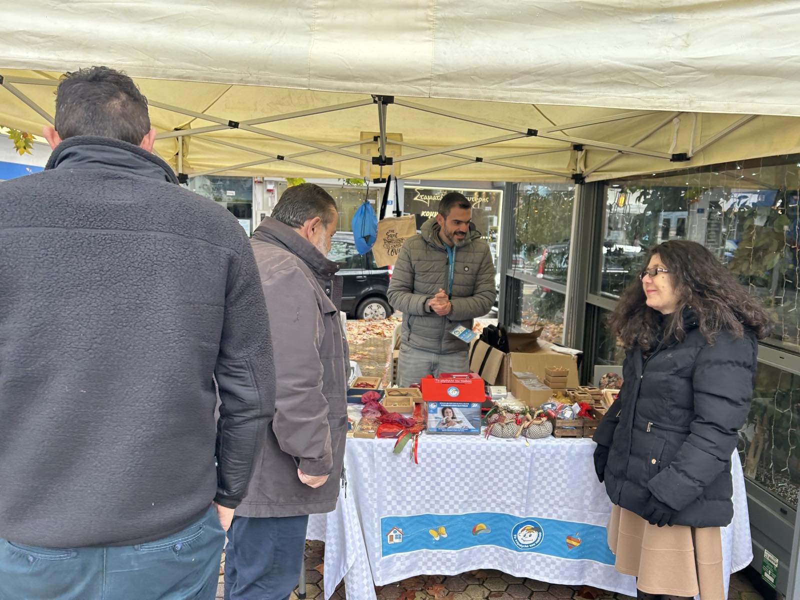 Χριστουγεννιάτικο Παζάρι από το «Χαμόγελο του Παιδιού» στο Αρκαλοχώρι