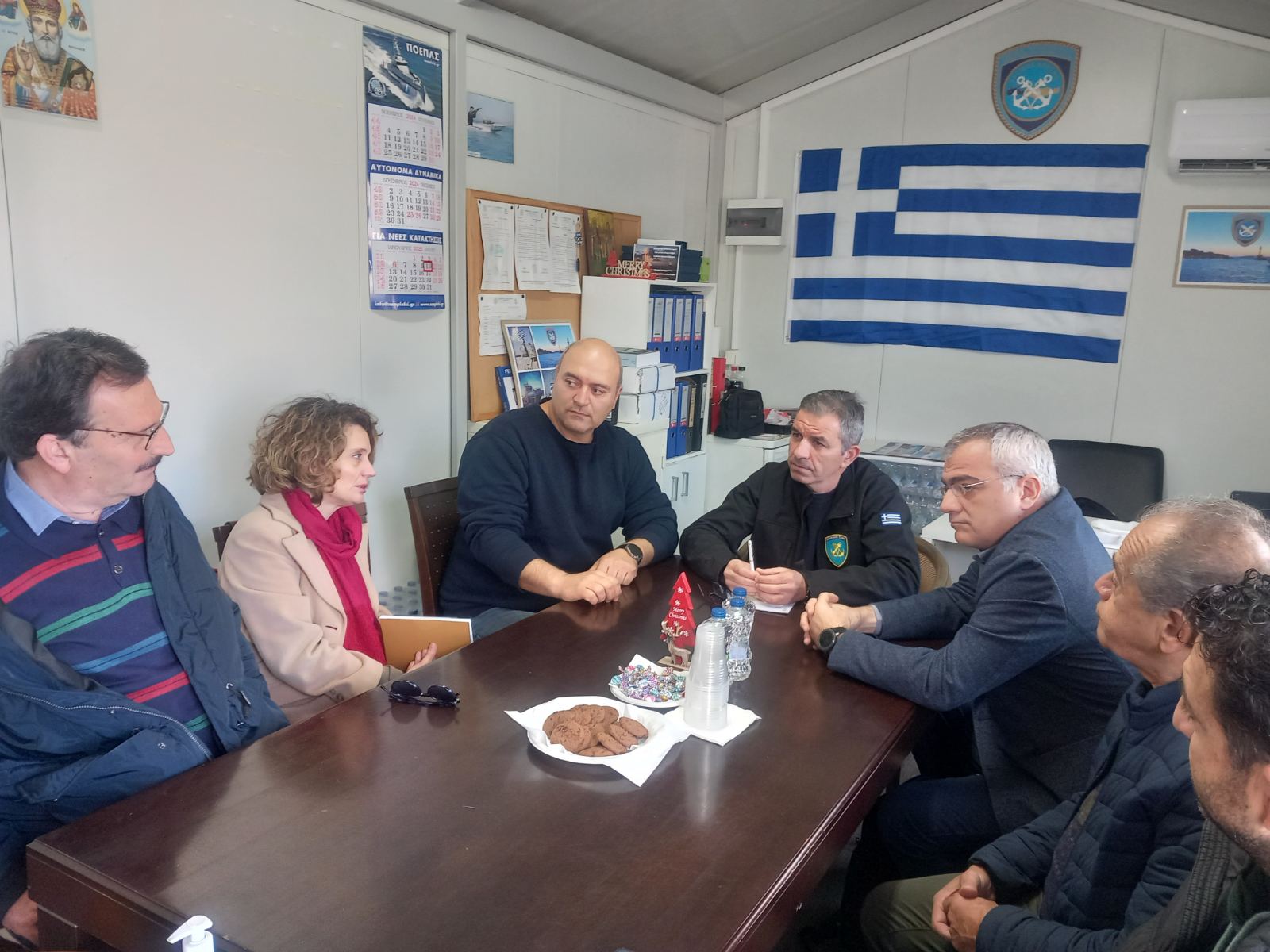 Συνάντηση κλιμακίου του ΚΚΕ με επικεφαλής τον ευρωβουλευτή Κ. Παπαδάκη με το ΔΣ της Ένωσης Λιμενικού Σώματος Δυτικής Κρήτης και τον Λιμενάρχη Χανίων