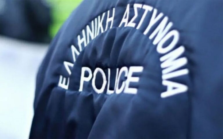 Συνελήφθησαν δύο 18χρονοι και ένας 17χρονος για ληστείες