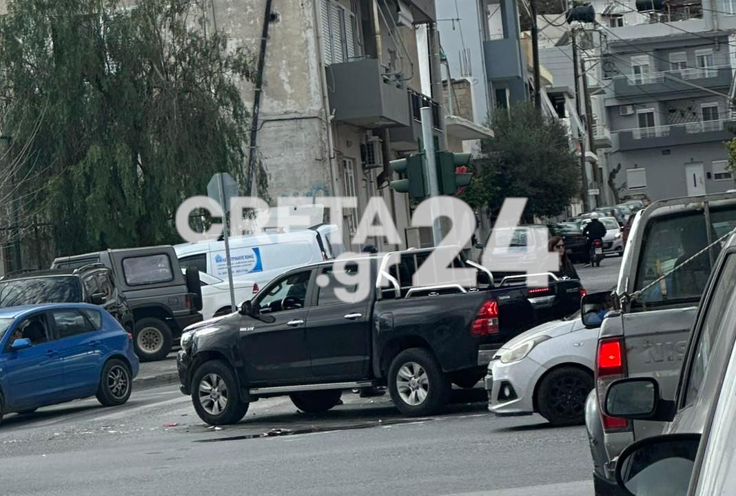 Ηράκλειο: Στο νοσοκομείο μια γυναίκα μετά από τροχαίο