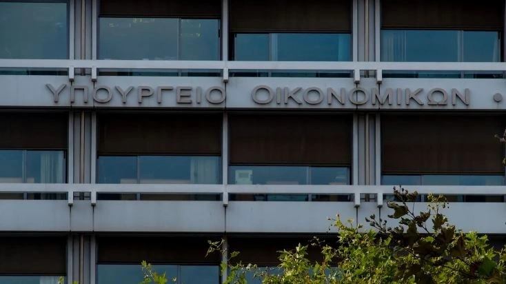 ΥΠΕΘΟ: Ο πλούτος των νοικοκυριών αυξάνεται με ταχείς ρυθμούς, κατανέμενεται δικαιότερα