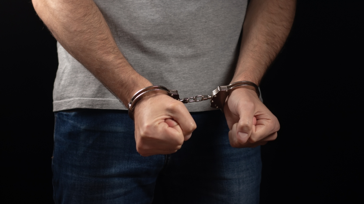 Κρήτη: Χειροπέδες σε δύο αλλοδαπούς για ναρκωτικά