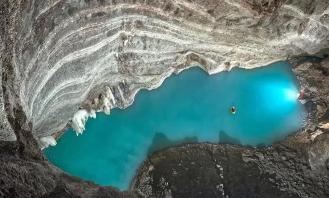 Αλβανία: Σε σπήλαιο ανακαλύφθηκε η μεγαλύτερη υπόγεια θερμική λίμνη στον κόσμο