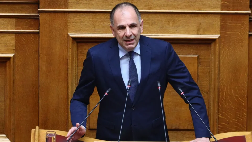 Γεραπετρίτης: «Οι κυρώσεις στη Συρία πρέπει να αρθούν σταδιακά»