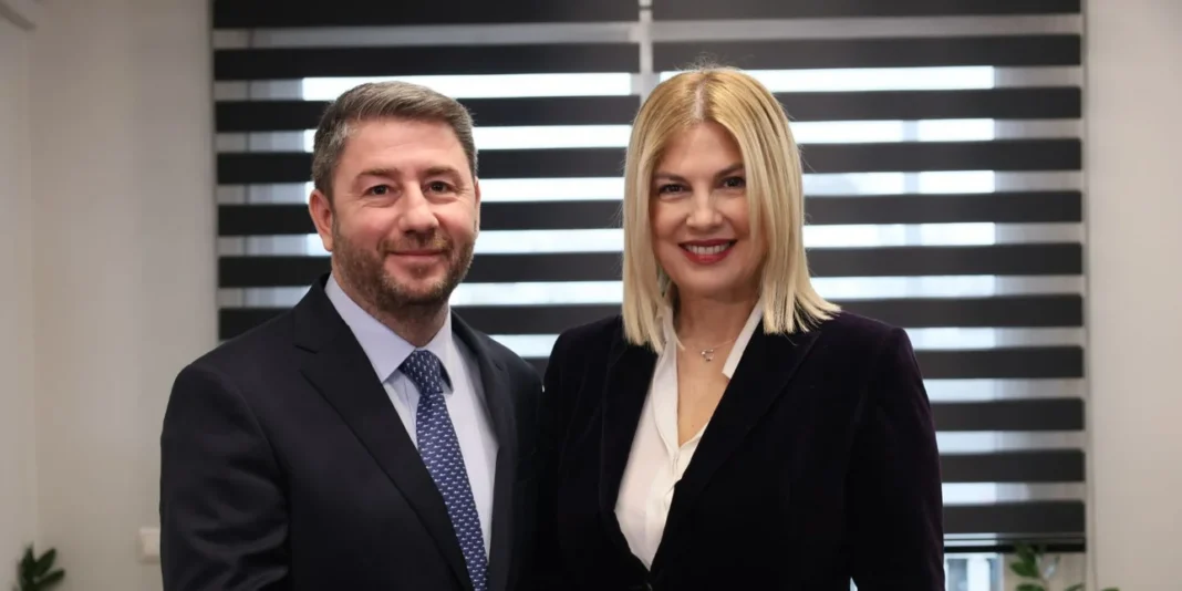 Στο ΠΑΣΟΚ η Ράνια Θρασκιά: Συναντήθηκε με τον Νίκο Ανδρουλάκη – Στους 32 οι βουλευτές της ΚΟ