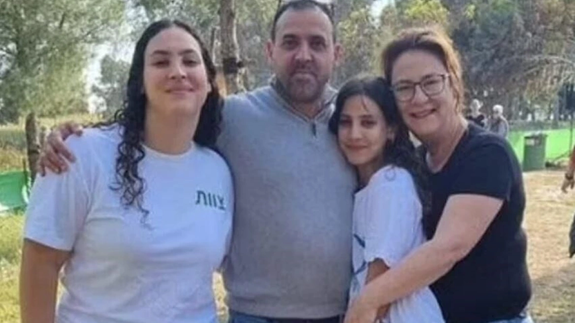 Όμηρος της Χαμάς που απελευθερώθηκε δεν γνώριζε ότι η σύζυγος και οι κόρες του σκοτώθηκαν στις 7 Οκτωβρίου