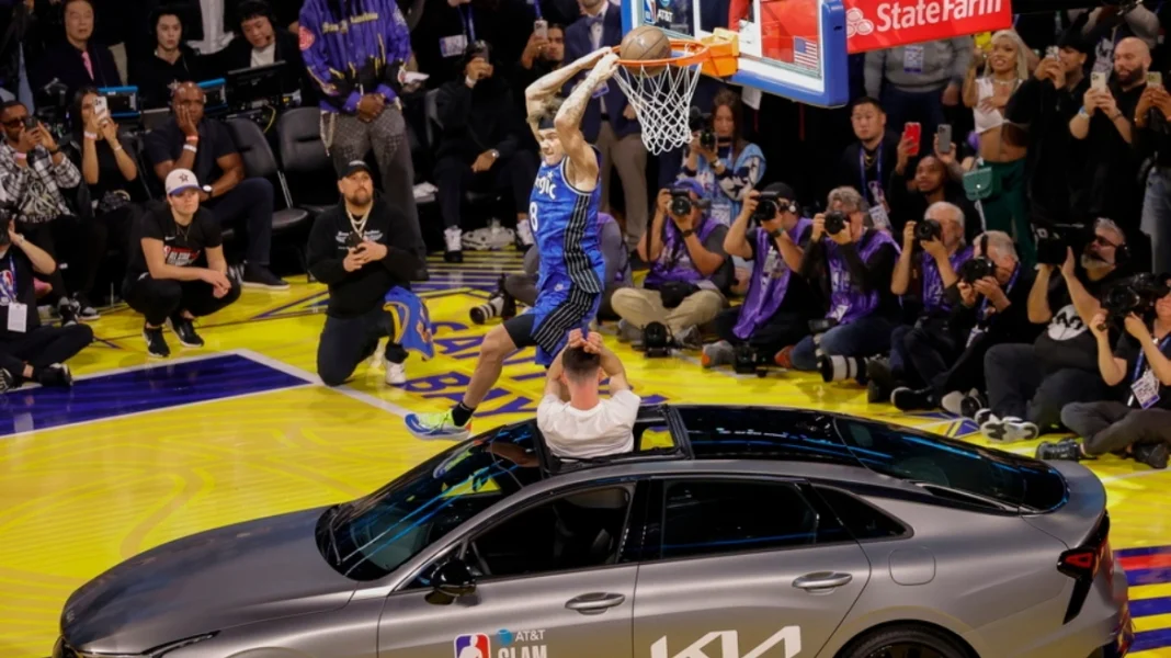 NBA All-Star Game: Ο ύψους 1.88μ. ΜακΚλάνγκ νίκησε τρίτο σερί διαγωνισμό καρφωμάτων με ασύλληπτες πτήσεις