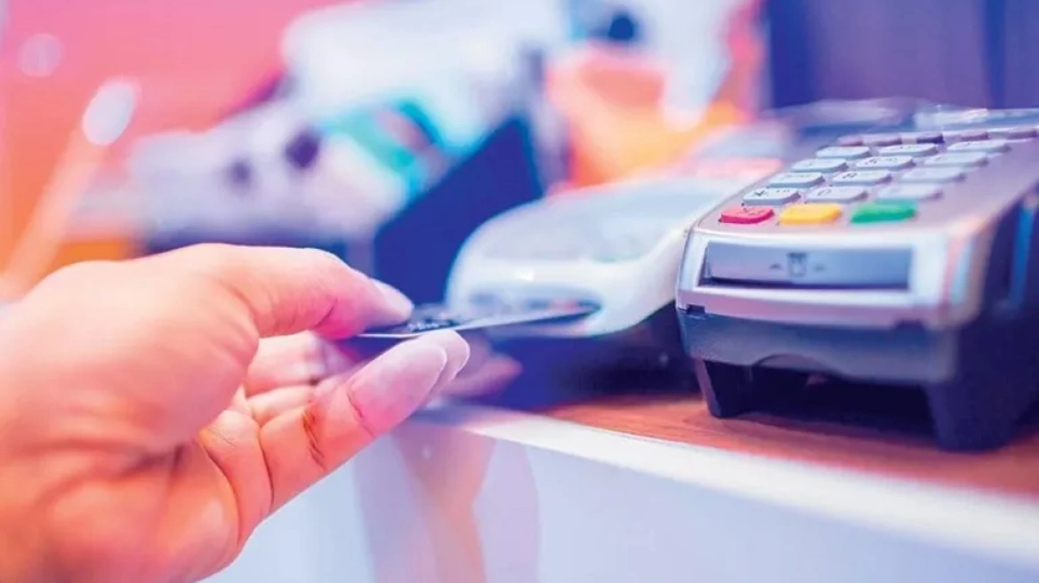 Επιδόματα ΟΠΕΚΑ – ΔΥΠΑ: 50% μετρητά και 50% κουπόνια – Οι αλλαγές που εξετάζονται