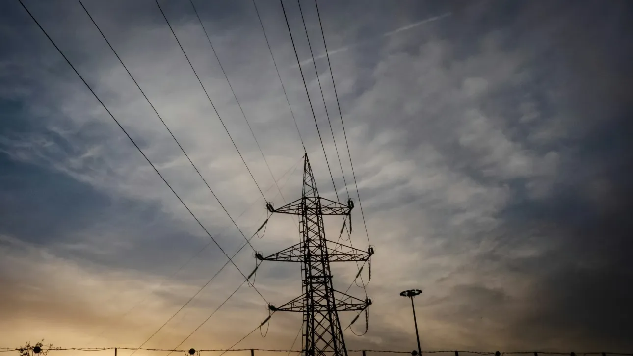 Διακοπές ρεύματος έφερε η βροχή σε περιοχές της Κρήτης – Επί ποδός ο ΔΕΔΔΗΕ