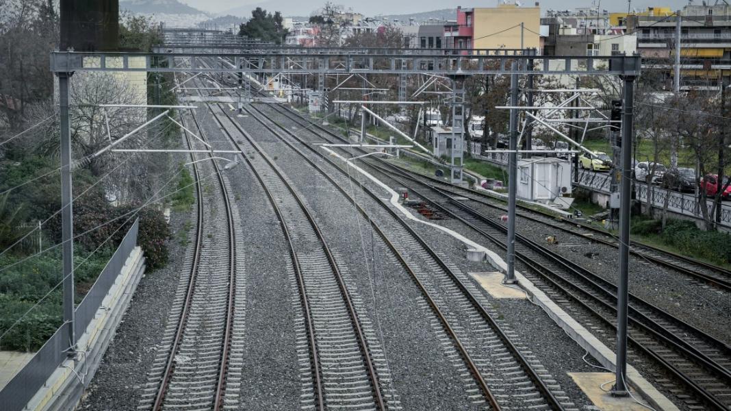 Εκτροχιάστηκε εμπορική αμαξοστοιχία στο Πολύκαστρο – Εκτελούσε δρομολόγιο από τα Σκόπια στη Θεσσαλονίκη