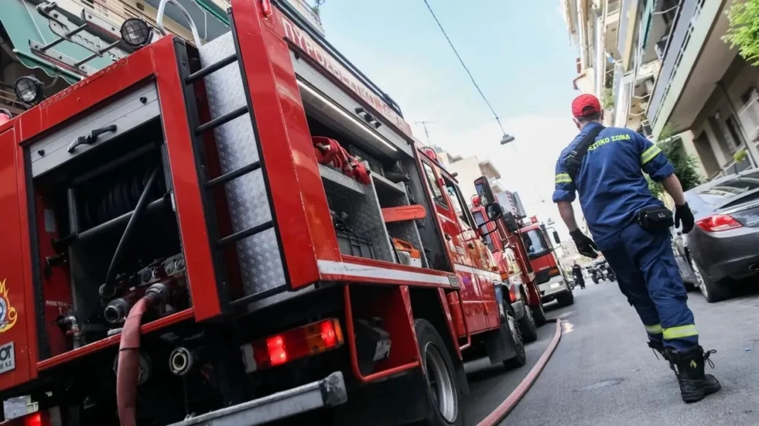 Συναγερμός για φωτιά σε εγκαταλελειμμένο κτήριο