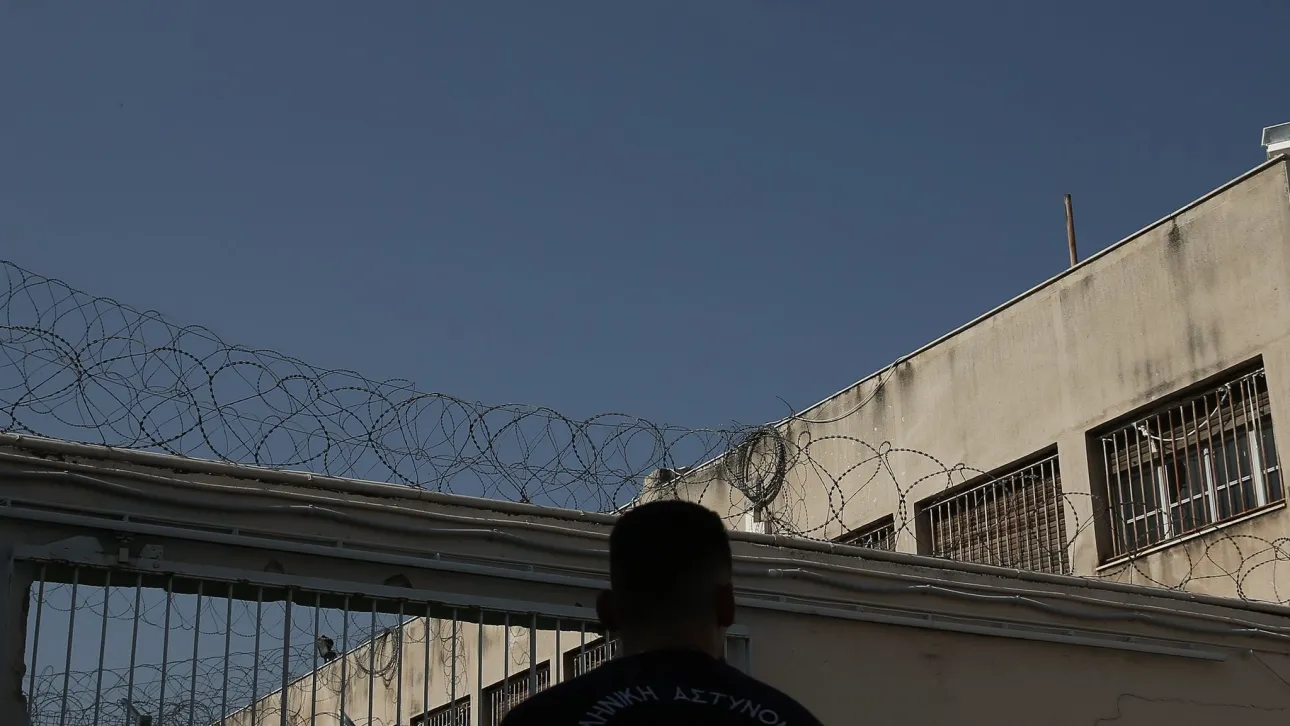 Στη φυλακή οδηγείται 46χρονος για τον άγριο ξυλοδαρμό της συντρόφου του