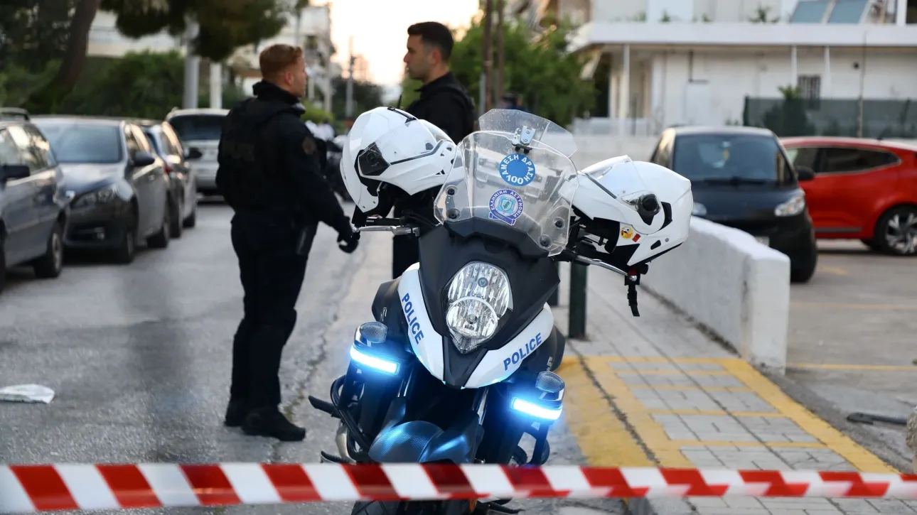 Τα όπλα που βρέθηκαν σε σπίτια Τούρκων που συνελήφθησαν για το έγκλημα στη Γλυφάδα