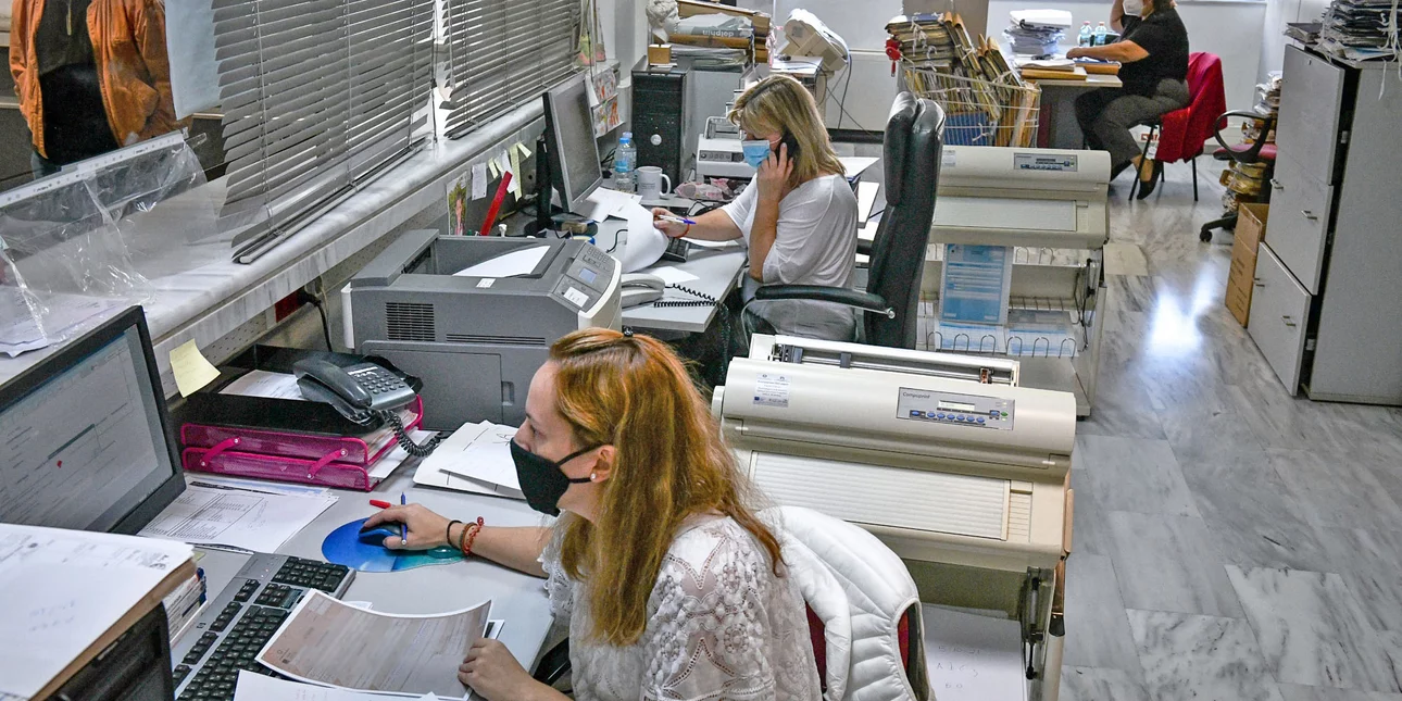 Δημόσιοι υπάλληλοι: Η «ακτινογραφία» της αξιολόγησής τους -Ποιοι είναι «πρωταθλητές» σε επίτευξη στόχων