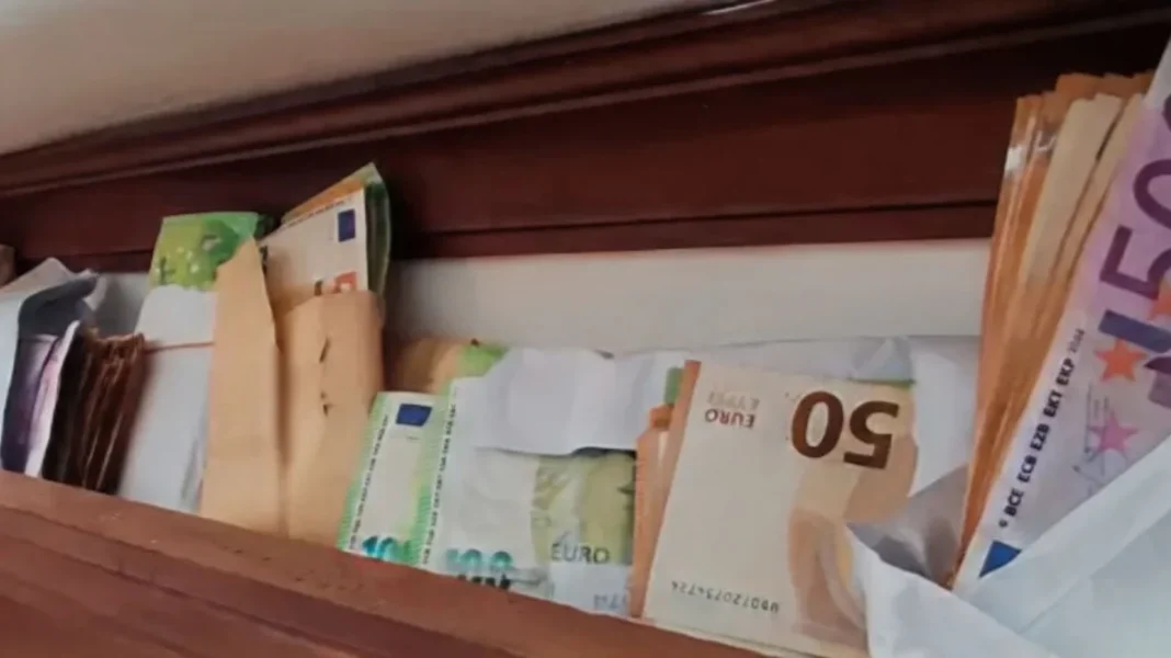 egklimatiki_organosi_maketa Ρόδος: Βρήκαν σχεδόν €500.000 στο σπίτι της προϊσταμένης της Πολεοδομίας – Ο τιμοκατάλογος του κυκλώματος