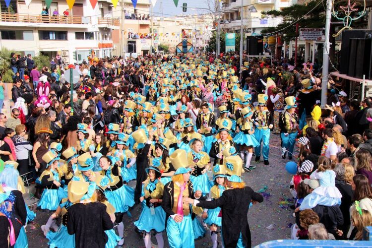 Το Ρέθυμνο υποδέχεται χιλιάδες επισκέπτες για το τριήμερο της Αποκριάς