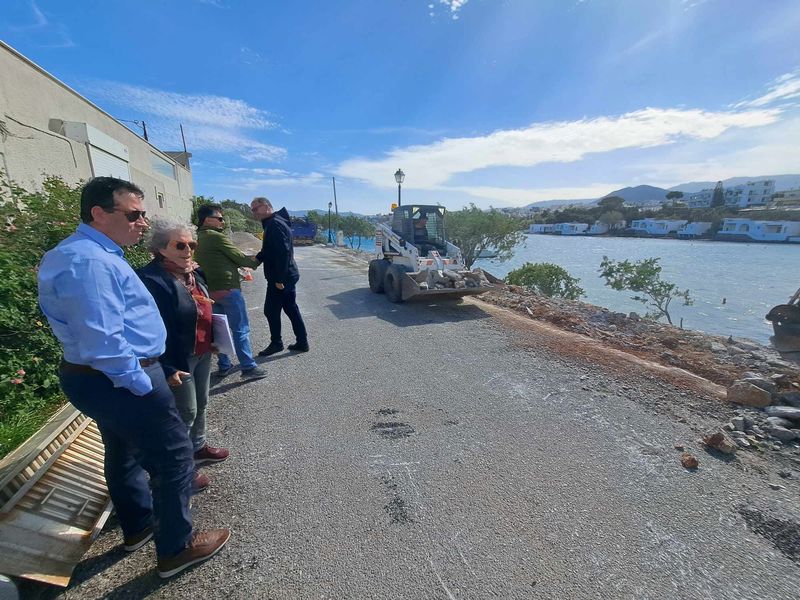 Αλλάζει εικόνα ο Όρμος του Καθολικού, ξεκίνησαν τα έργα από το Δήμο Αγίου Νικολάου για την αισθητική και λειτουργική αναβάθμιση της περιοχής