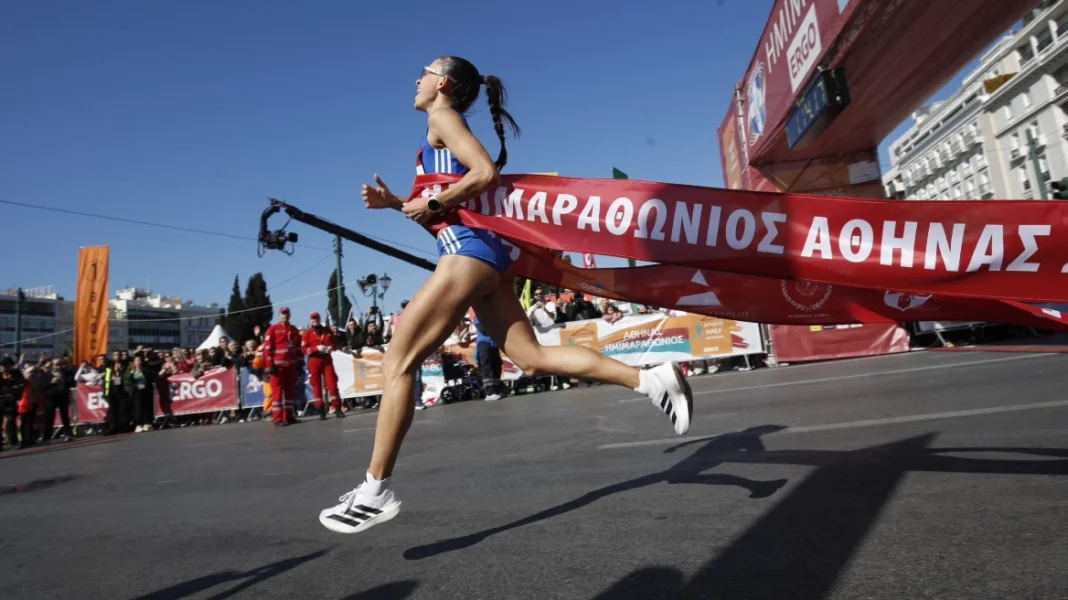 H Μαρινάκου θριάμβευσε στον 13ο Ημιμαραθώνιο της Αθήνας – Το ρεκόρ του Ρουμάνου πρωταθλητή και οι Έλληνες που ξεχώρισαν