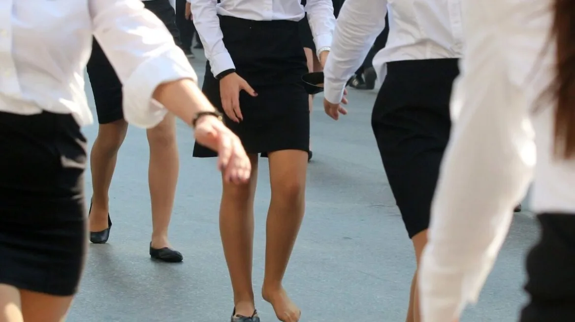 Σε έγγραφη απολογία ο γυμναστής που ζητούσε «ψηλές και αδύνατες» μαθήτριες για την παρέλαση της 25ης Μαρτίου