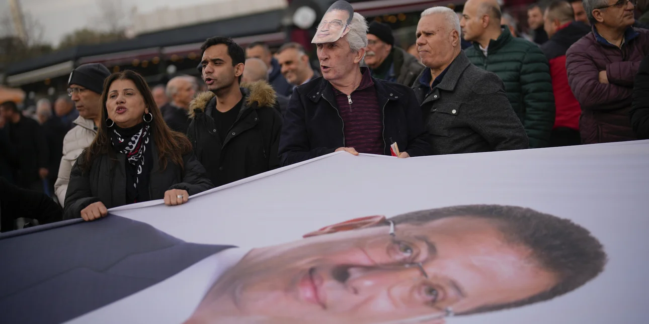 Economist: Να γιατί ο Ερντογάν θέλει να εξοντώσει τον Ιμάμογλου