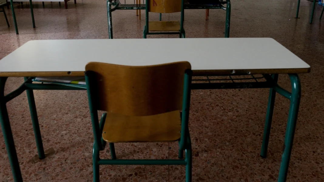 Γονείς κατηγορούν 11χρονο ότι έβαζε φωτιές και απειλούσε με μαχαίρι παιδιά σε δημοτικό σχολείο