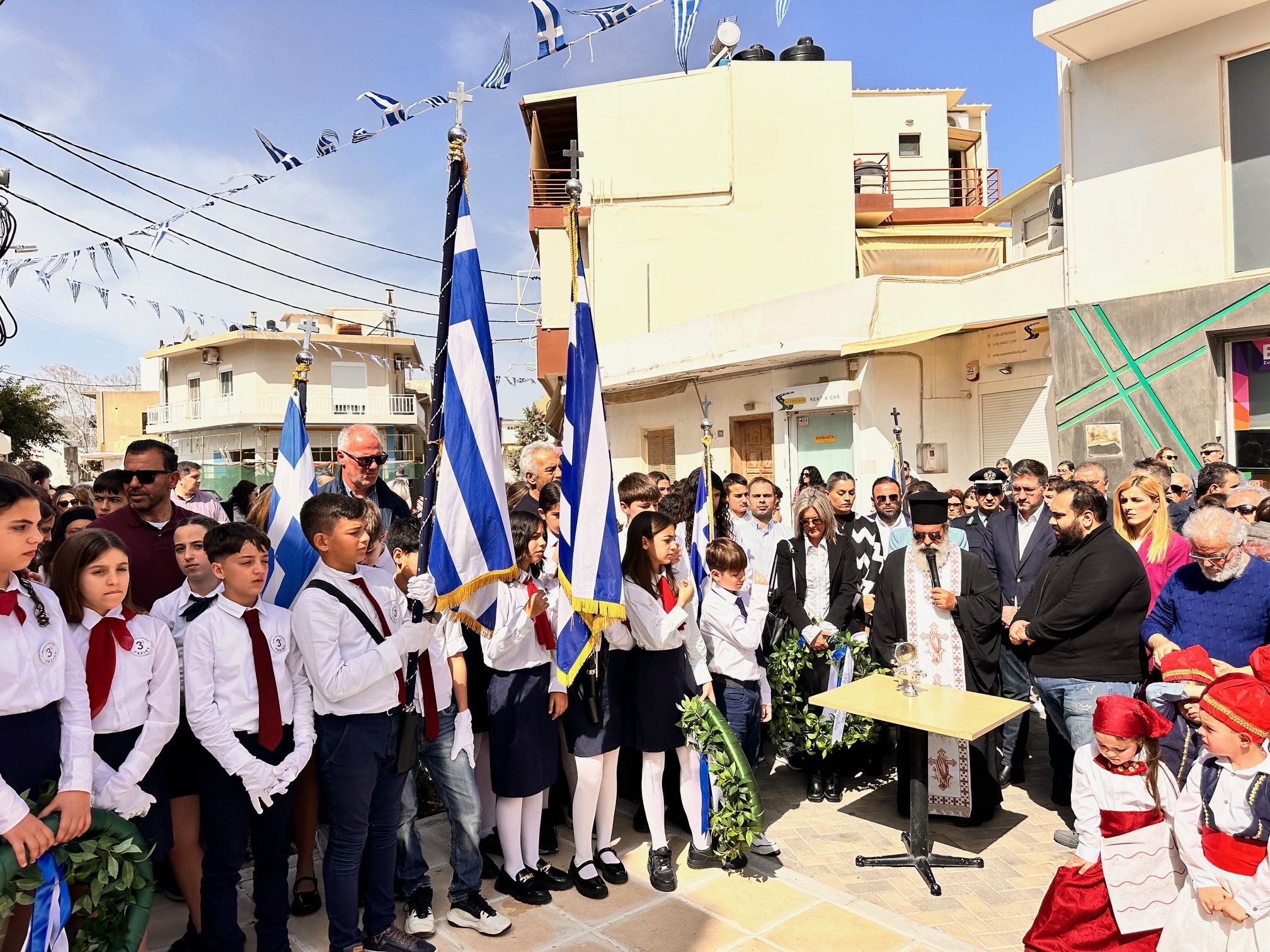 25η Μαρτίου | Με επιμνημόσυνη δέηση και καταθέσεις στεφάνων στο Μνημείο Πεσόντων στην Αγία Μαρίνα ξεκίνησαν οι εκδηλώσεις στο δ. Μαλεβιζίου