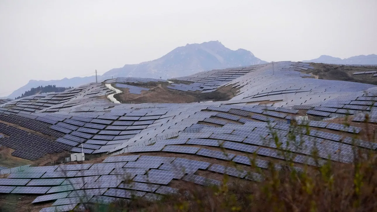 Με δασμούς 3.521% στα φωτοβολταϊκά απειλούν την Ασία οι ΗΠΑ – Πρέσινγκ στην Κίνα μέσω γειτόνων της