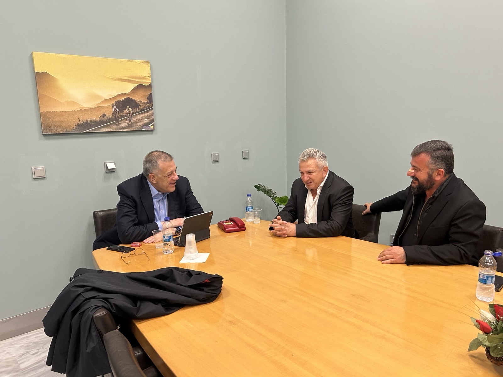 Η οδική σύνδεση της Μεσαράς με το νέο Αεροδρόμιο, στο επίκεντρο της συζήτησης των Δημάρχων, με τον Υφυπουργό Υποδομών και Μεταφορών